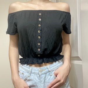 🔥Off the shoulder black frill top with buttons
